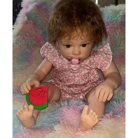 ES Reborn Baby Girl Doll Silicone Vinyl Limbs Cloth Body + Accessories (NWT) - Picture 3 of 7